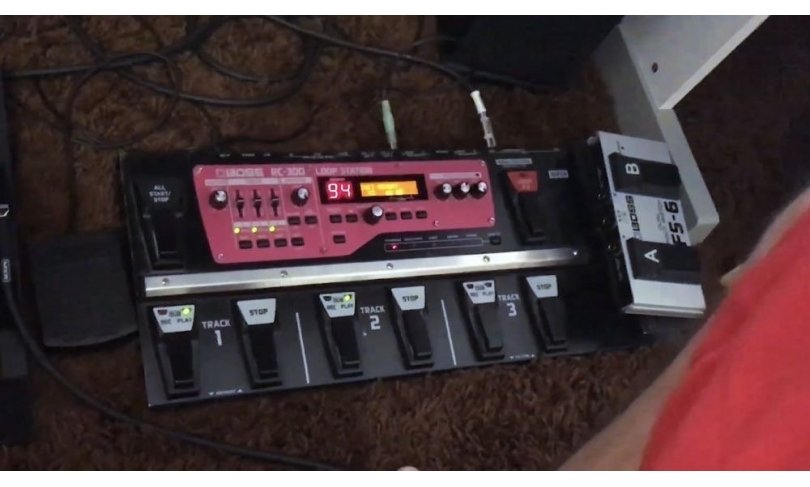 Boss RC-300 loop station (лупер)