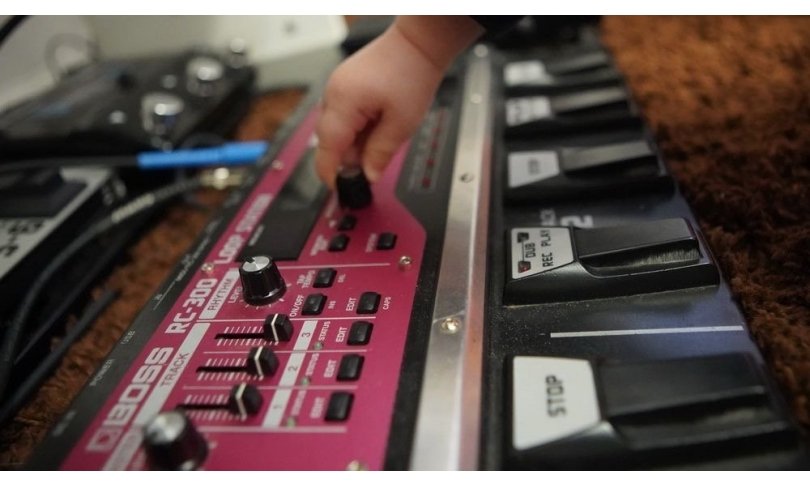 Boss RC-300 loop station (лупер)