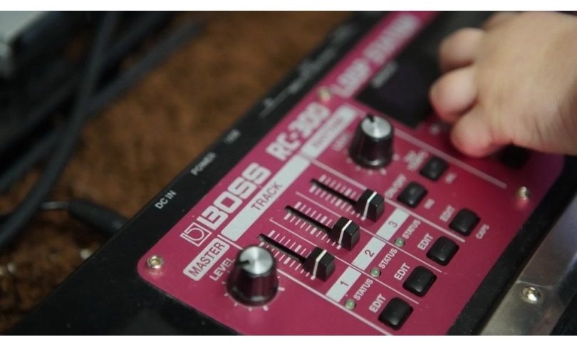 Boss RC-300 loop station (лупер)