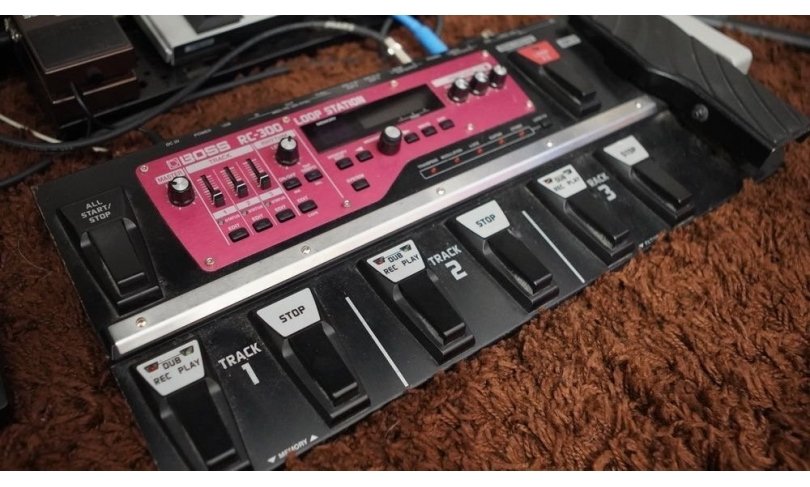 Boss RC-300 loop station (лупер)