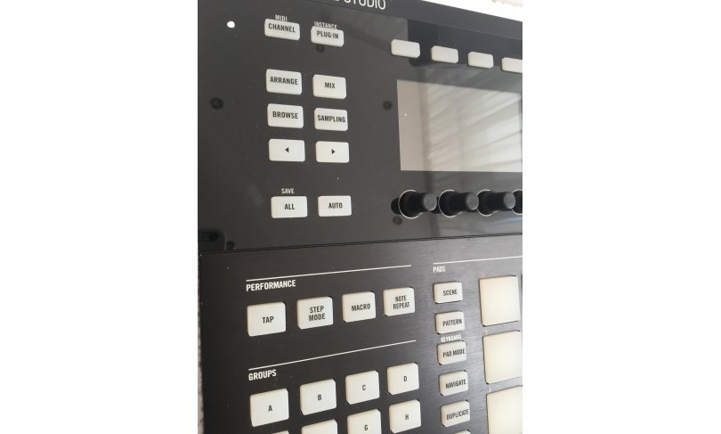 DJ контроллер Maschine Studio Black