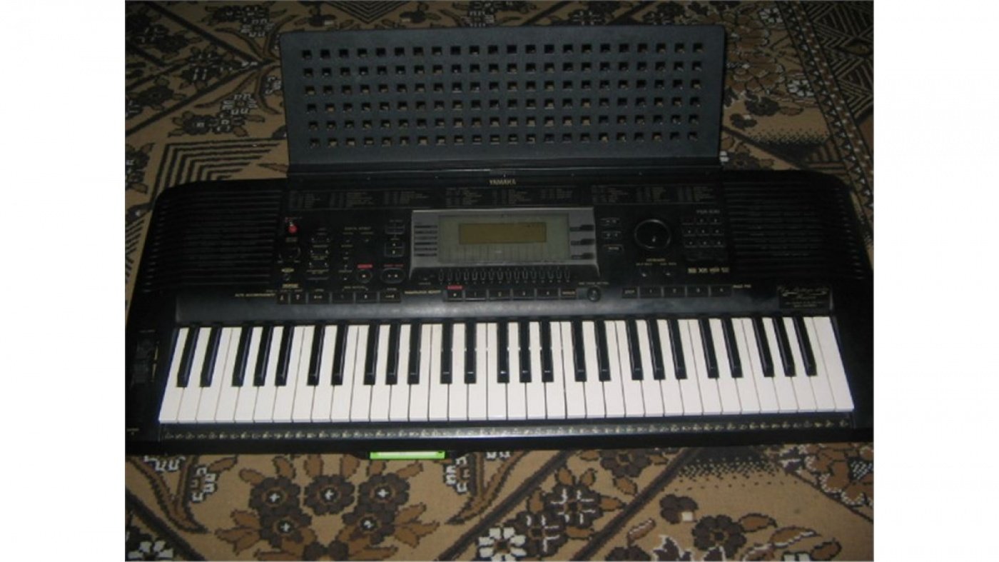 YAMAHA PSR-630 в отличном состоянии