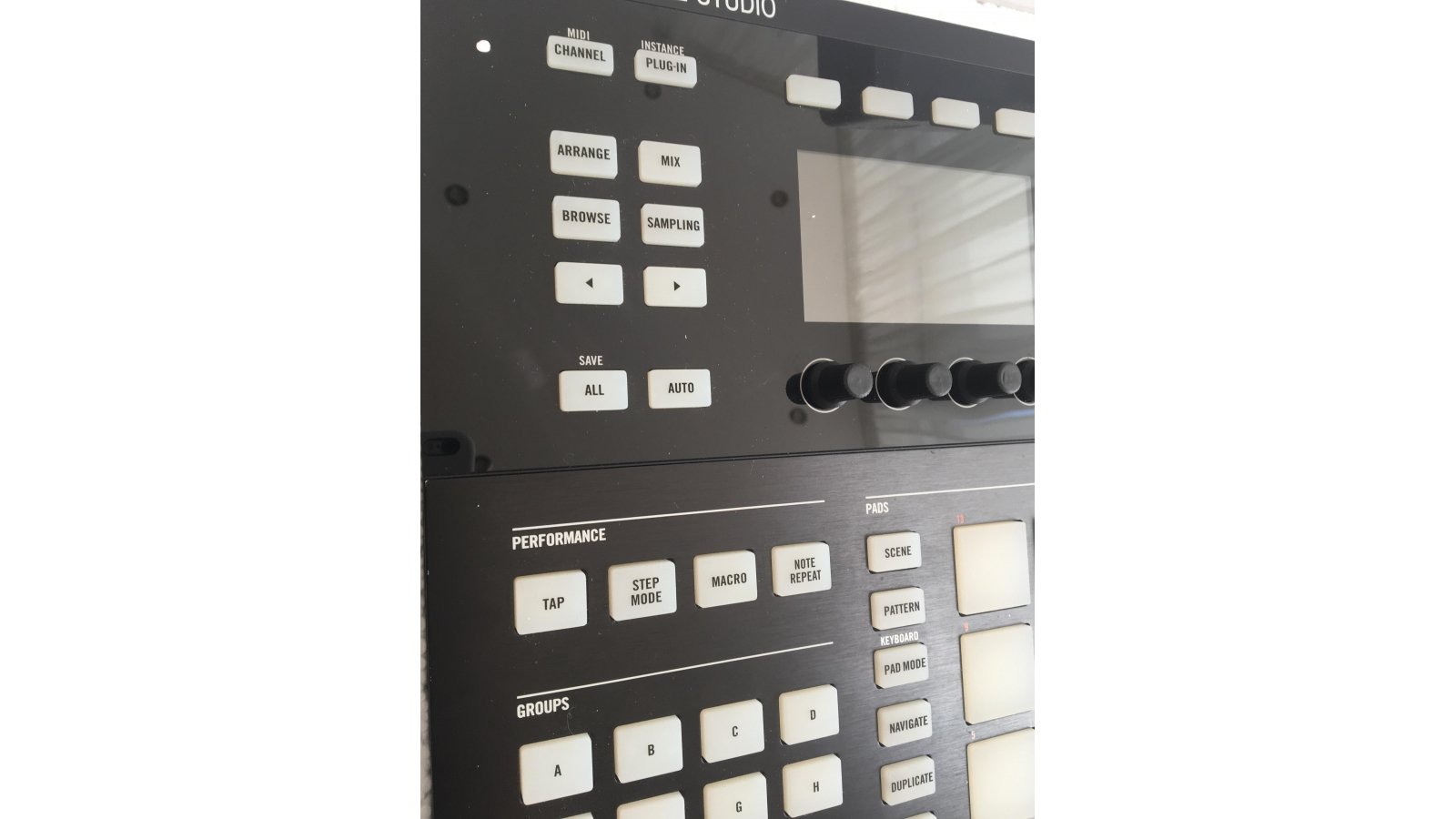 DJ контроллер Maschine Studio Black